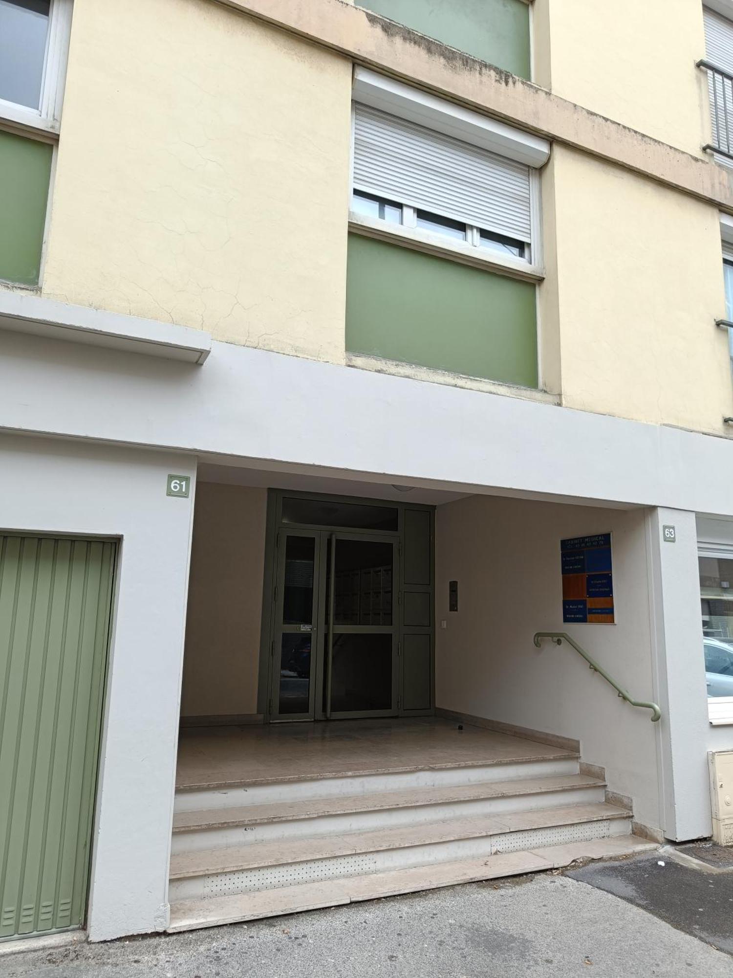 Couturier Lovely Appartement Proche Centre Ville Reims Luaran gambar