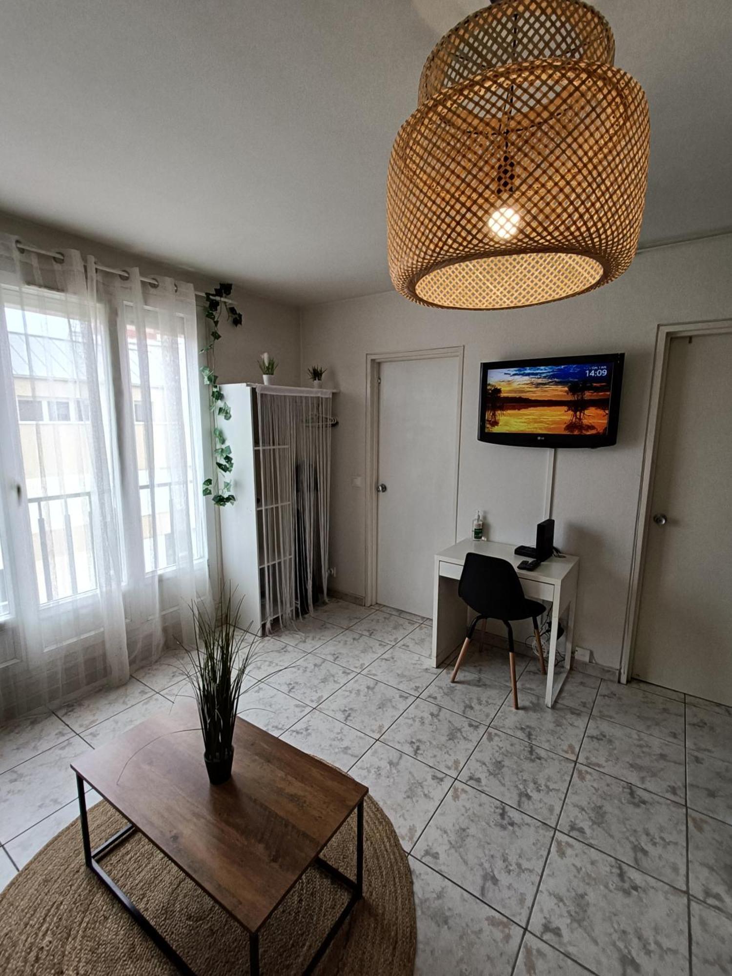 Couturier Lovely Appartement Proche Centre Ville Reims Luaran gambar