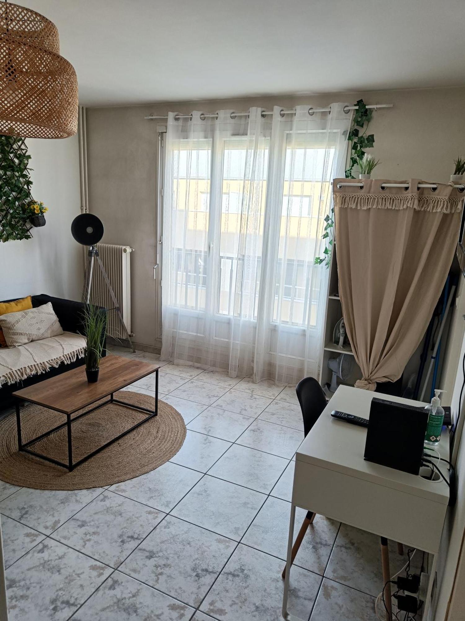 Couturier Lovely Appartement Proche Centre Ville Reims Luaran gambar
